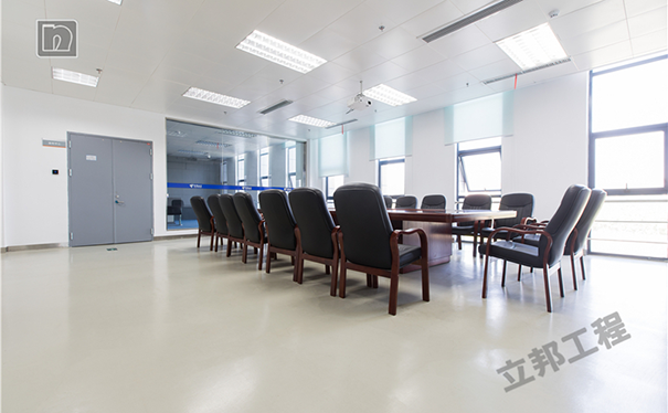 自流平地坪漆防水、防滑、防潮嗎?