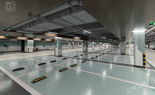 地下車庫環(huán)氧地坪漆多少錢一平方？