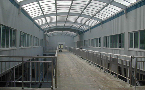 鋼結(jié)構(gòu)廠房造價(jià)多少錢一平方？