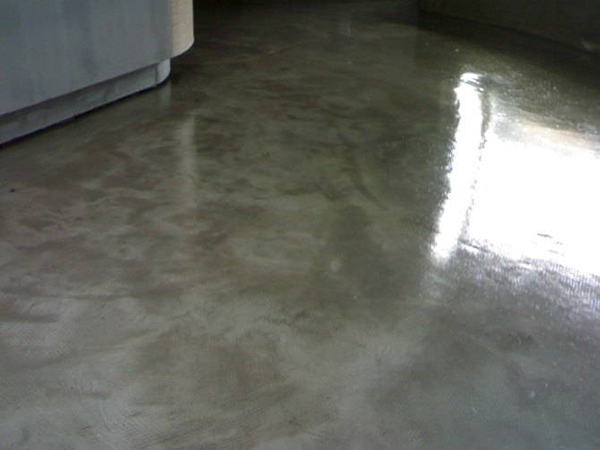 水泥自流平地面做法，自流平水泥地面怎么做?